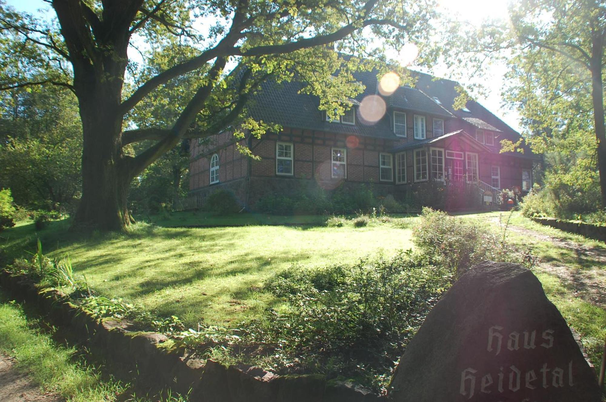 Haus Heidetal Bed & Breakfast บิสพิงเงน ภายนอก รูปภาพ